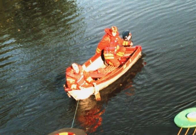 Utställningen Aqua, Kristianstad samt Högsby 1996, målad cellplast samt nylonrep