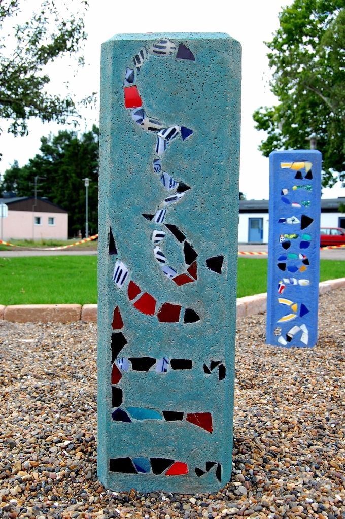 Bergaviksskolan 2007 betong, mosaik, trä, stålpelare, plexiglas, ljussättning, betongsten, sjösten 