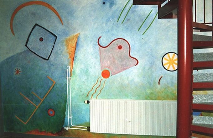 Högsby Bostads AB Högsby 1990 Akrylfärg på vägg, detalj från tre trapphus 